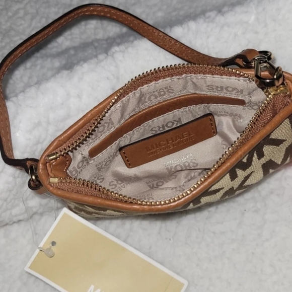 Michael Kors Jet Set Jacquard Signature Wristlet NEW - Picture 5 of 9